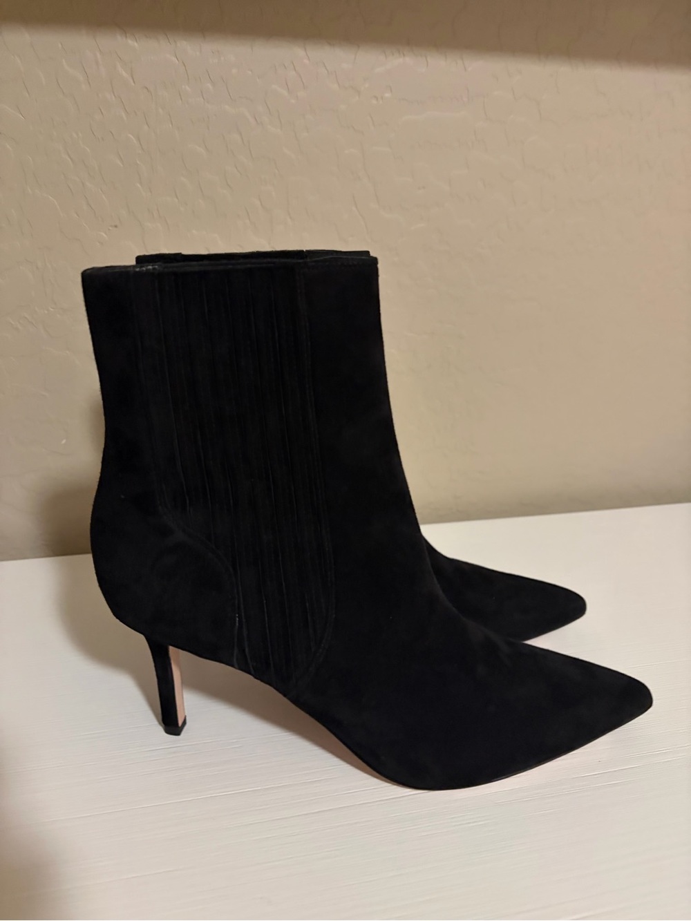 NWOT Box🖤Veronica Beard Lisa Mid-Heel Black Suede Ankle Boots